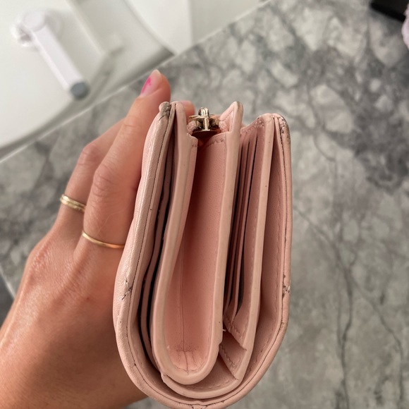 •Kate Spade• Carey Quilted Wallet - Picture 4 of 9